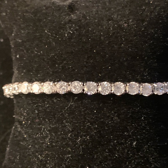 Tennis Bracelet - Picture 2 of 7